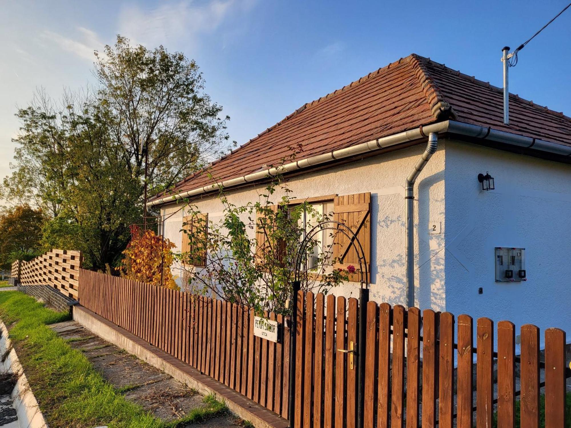 Tepke Guesthouse Garab Exterior photo